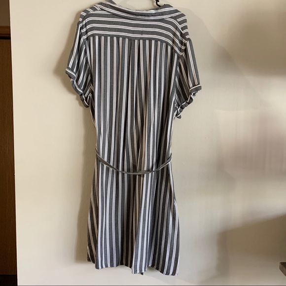 NWOT| Ava & Viv Gray and White Striped Dress - Picture 5 of 6